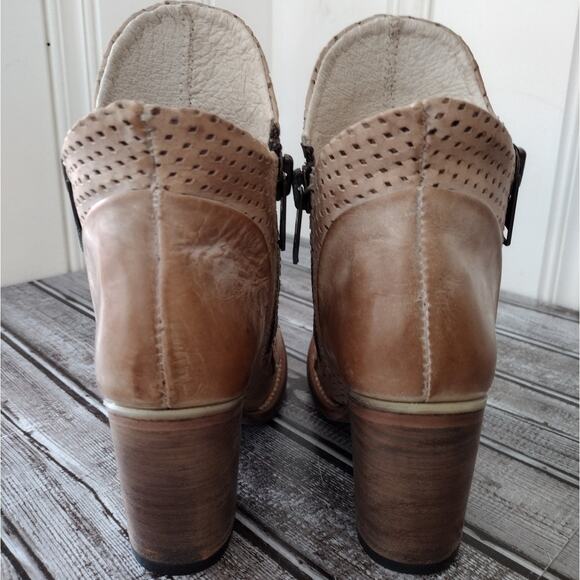 Freebird EUC!! Bowie Tan Leather Perforated Stacked Heel Zip Ankle Boots Women 6 - Picture 9 of 16